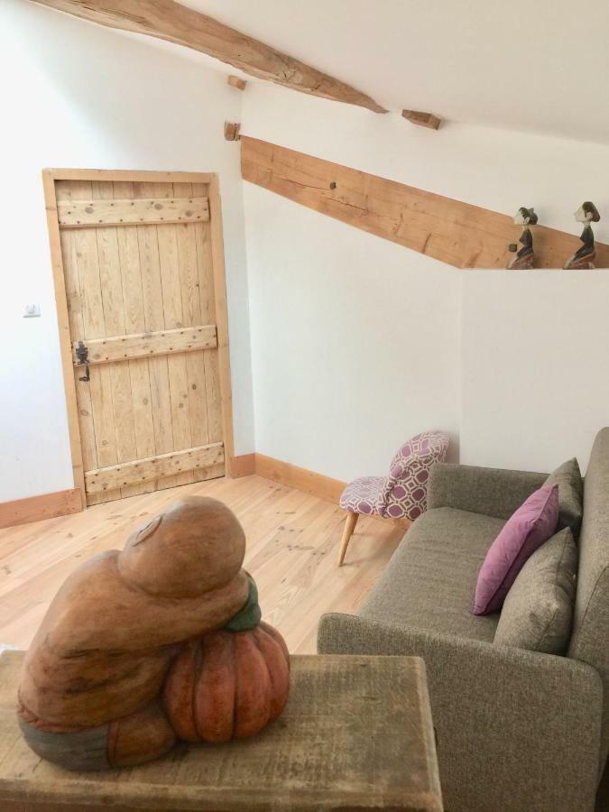 Magnificent Renovated Farmhouse - 10 Min A7 - Lägenhet Anneyron Exteriör bild