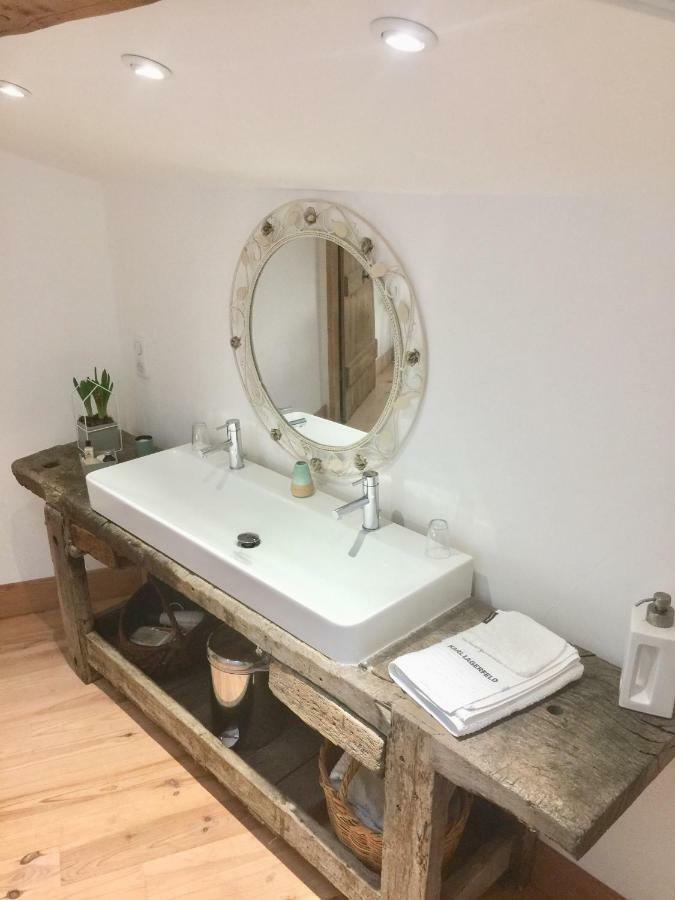 Magnificent Renovated Farmhouse - 10 Min A7 - Lägenhet Anneyron Exteriör bild